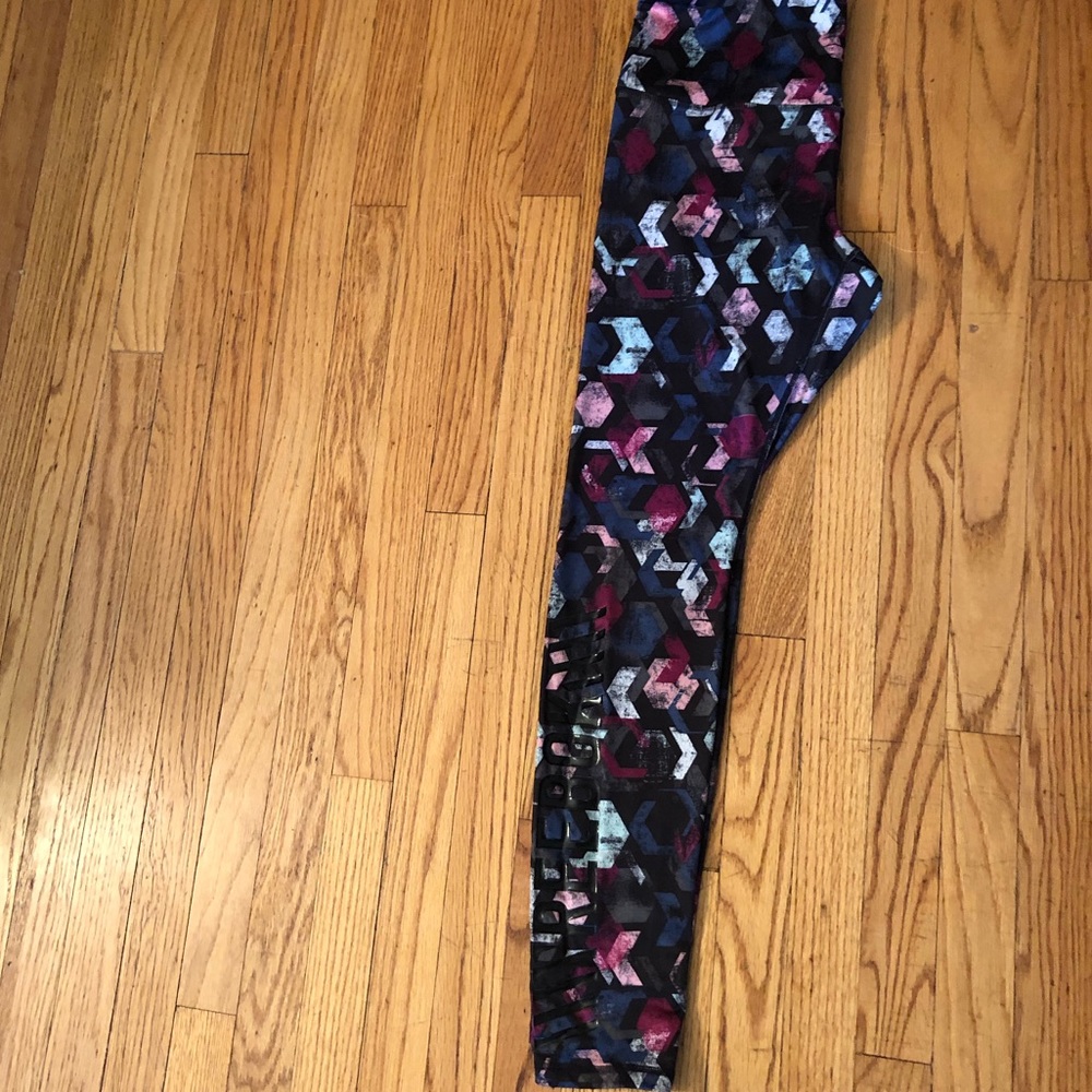 Like new patterned Reebok leggings!
